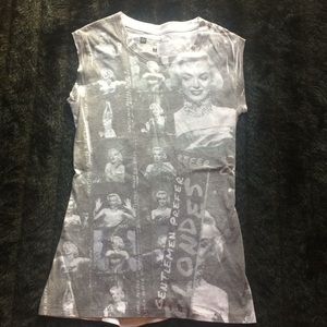 Marilyn Monroe Tee.  Cute slit back.